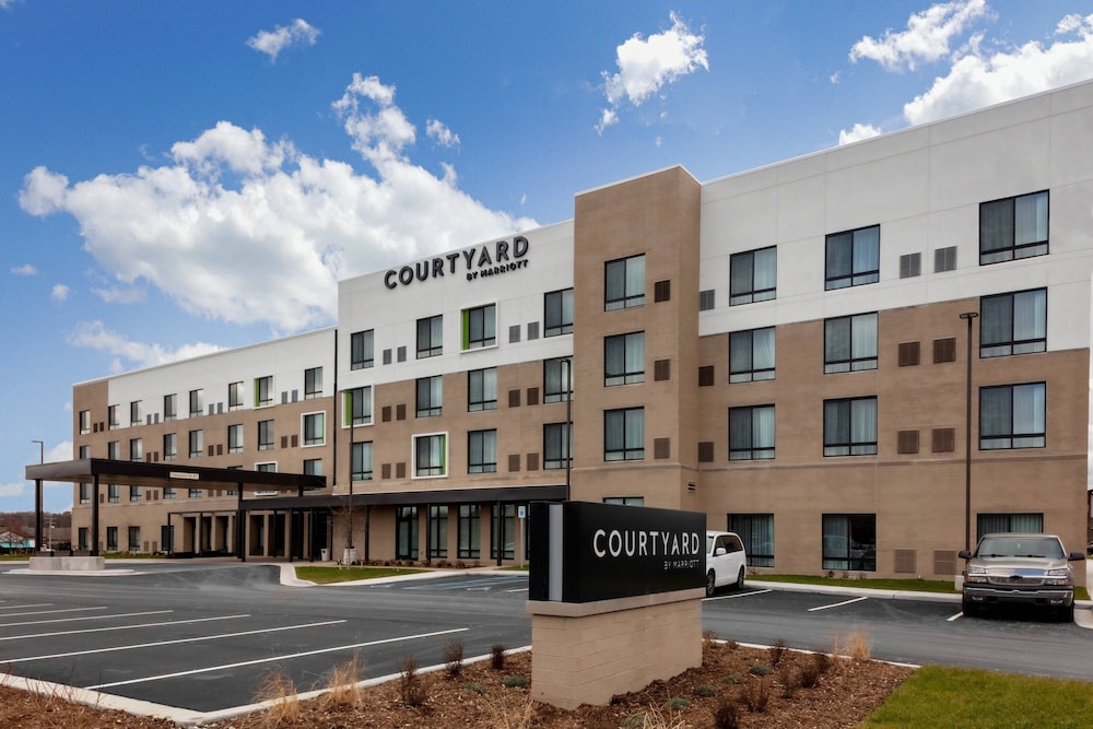 Courtyard by Marriott East Lansing Okemos — hotel in Okemos