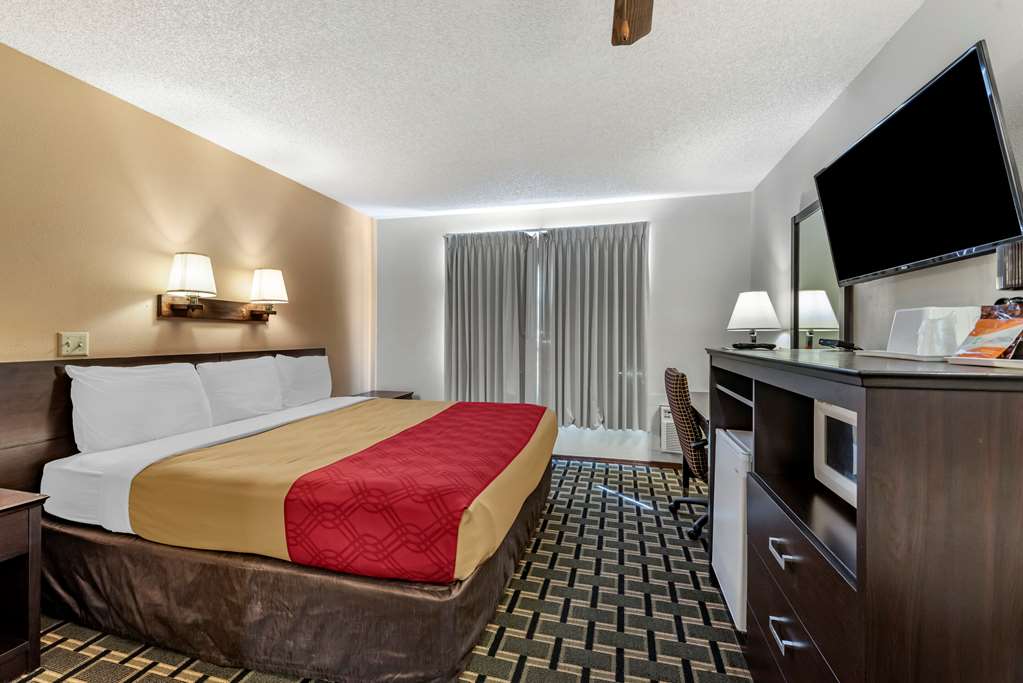 Econo Lodge La Junta - carbon neutral hotel in La Junta