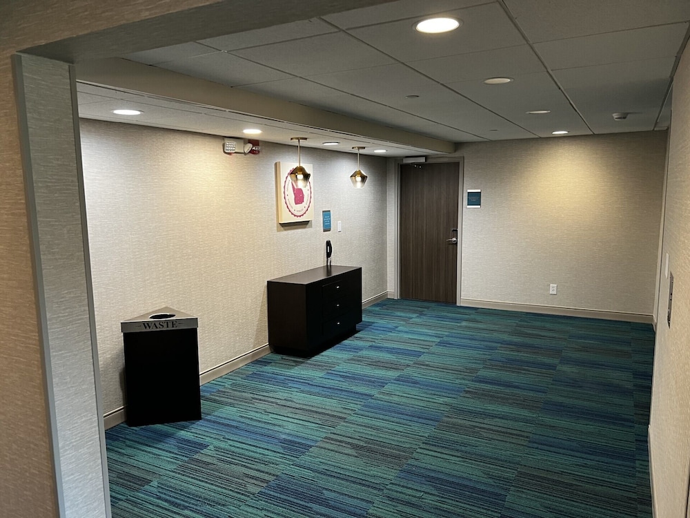 Home2 Suites by Hilton Hinesville - photo 12