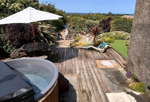 Golf & family chill cottage hot tub beach 10 min — 4-Star Luxury Hotel in Coleraine, United Kingdom