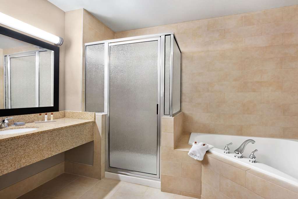 Wingate by Wyndham Bentonville AR - photo 17