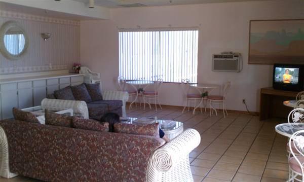 Goodnite Inn and Suites - photo 16
