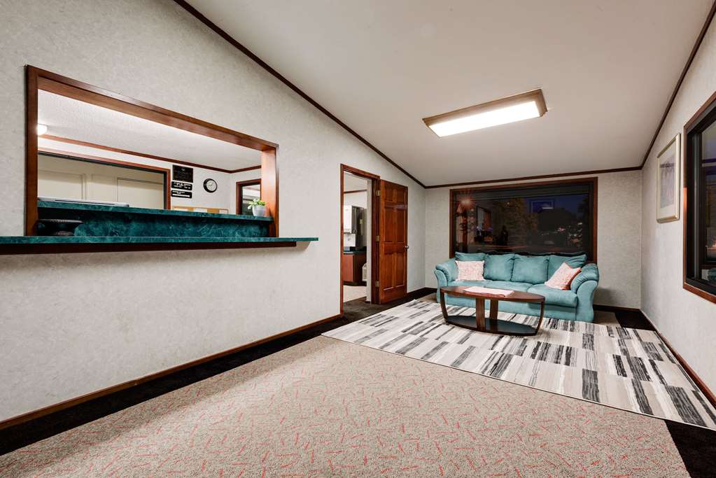 Knights Inn Cleveland Macedonia - photo 2
