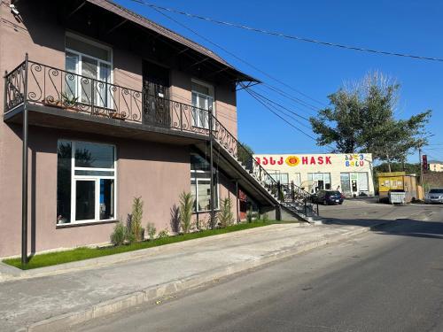 Hotel Elit - carbon neutral hotel in Ninotsminda