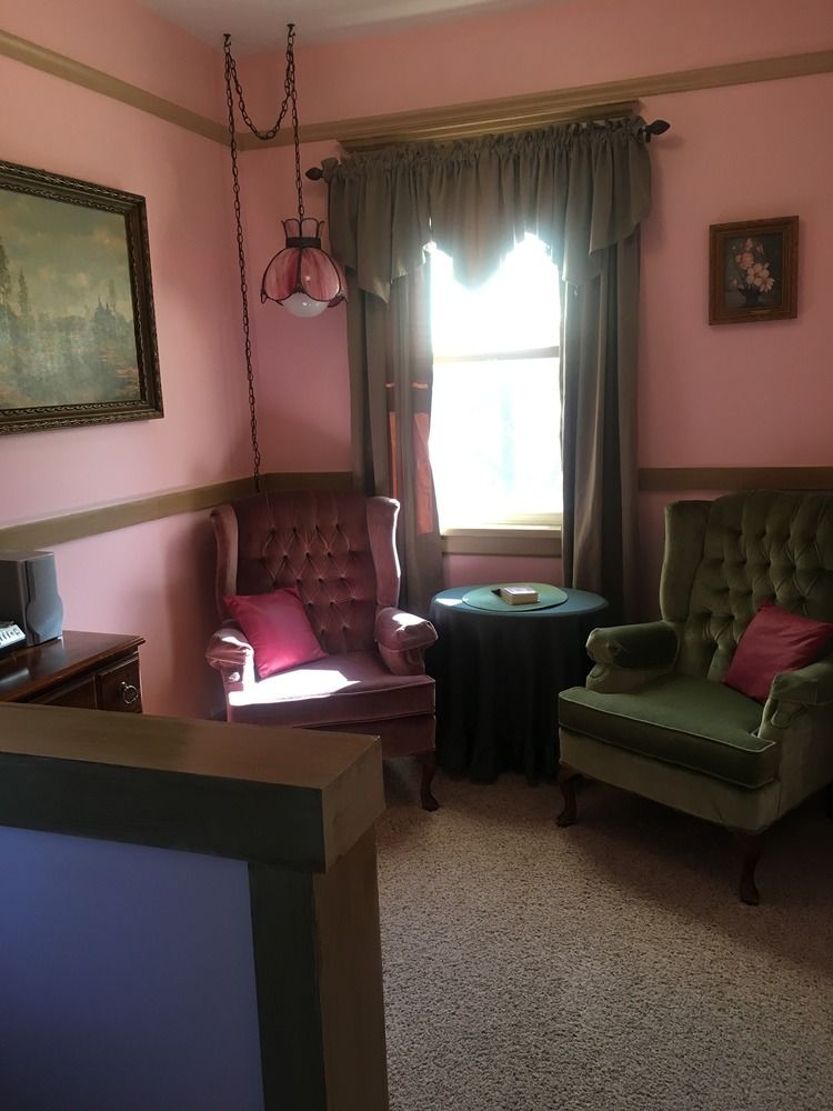 Francie's Inn - photo 20