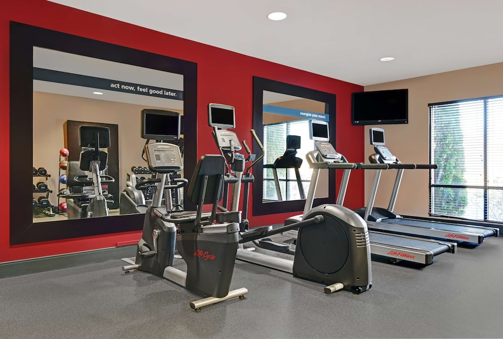 Hampton Inn Farmington - photo 32