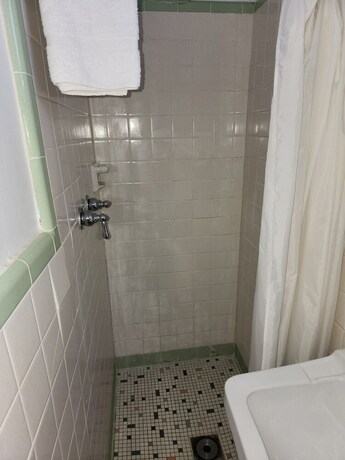 Riviera Motel Erie - photo 20