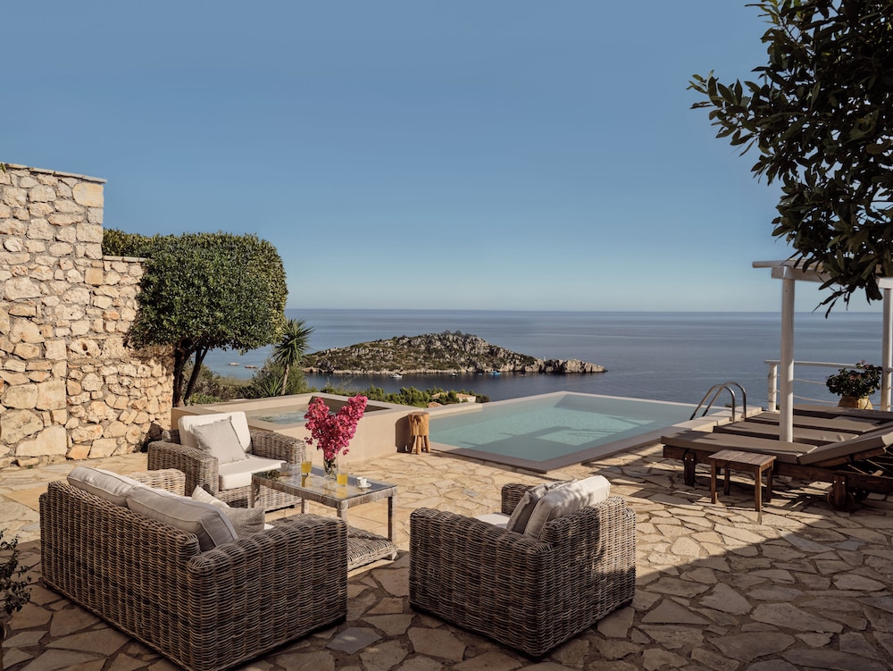 Orfos Villas — 4-Star Luxury Hotel in Zakynthos, Greece