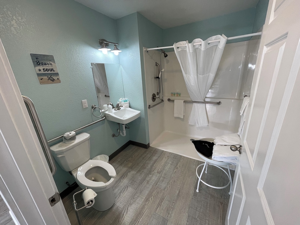 The Coastal Inn and Suites - photo 144