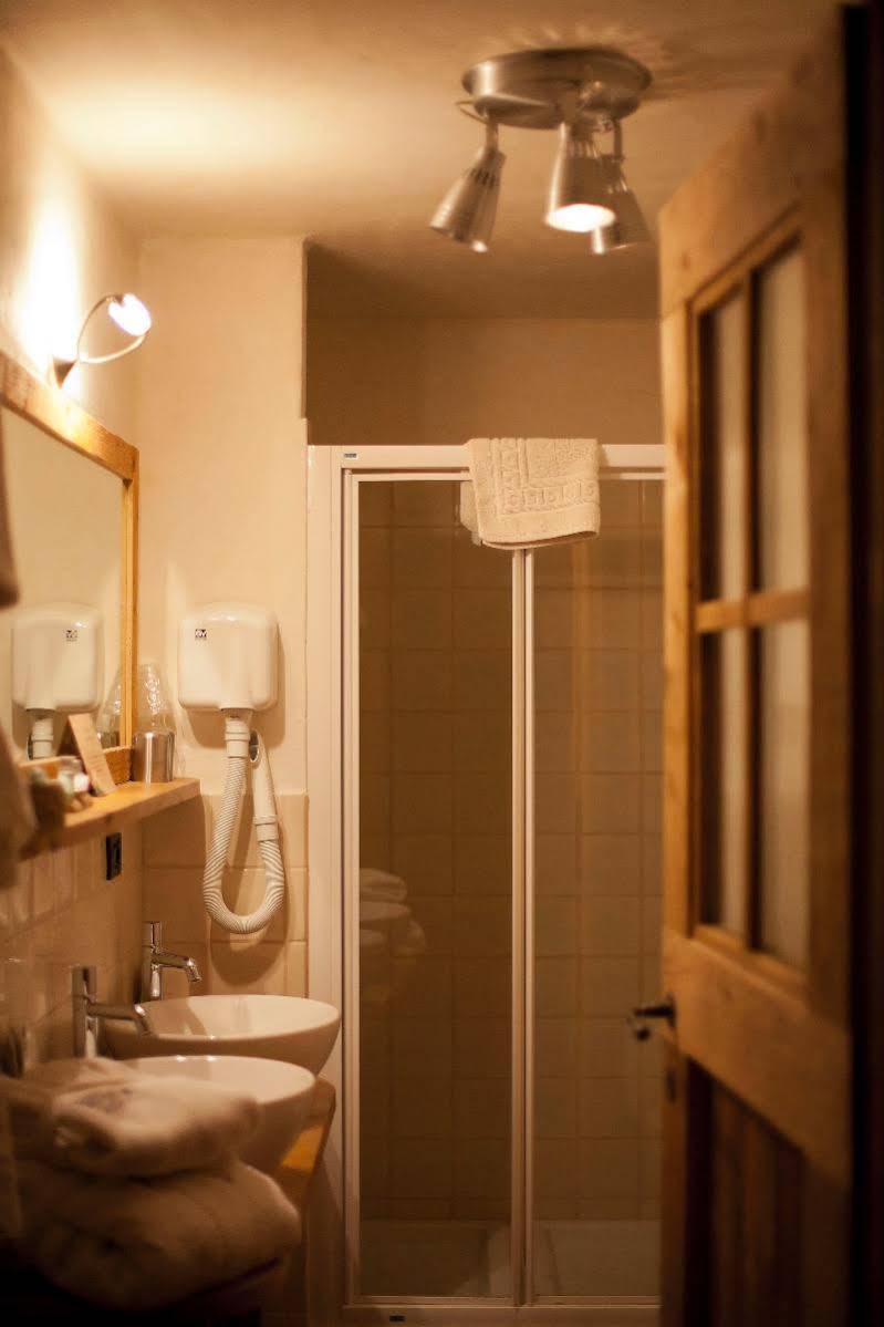 Chalet Svizzero — 4-Star Luxury Hotel in Courmayeur, Italy