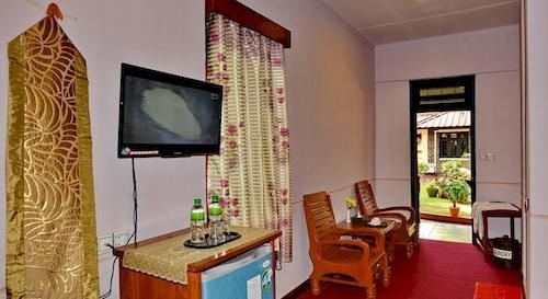 Hotel Blazing in Pakokku, Myanmar