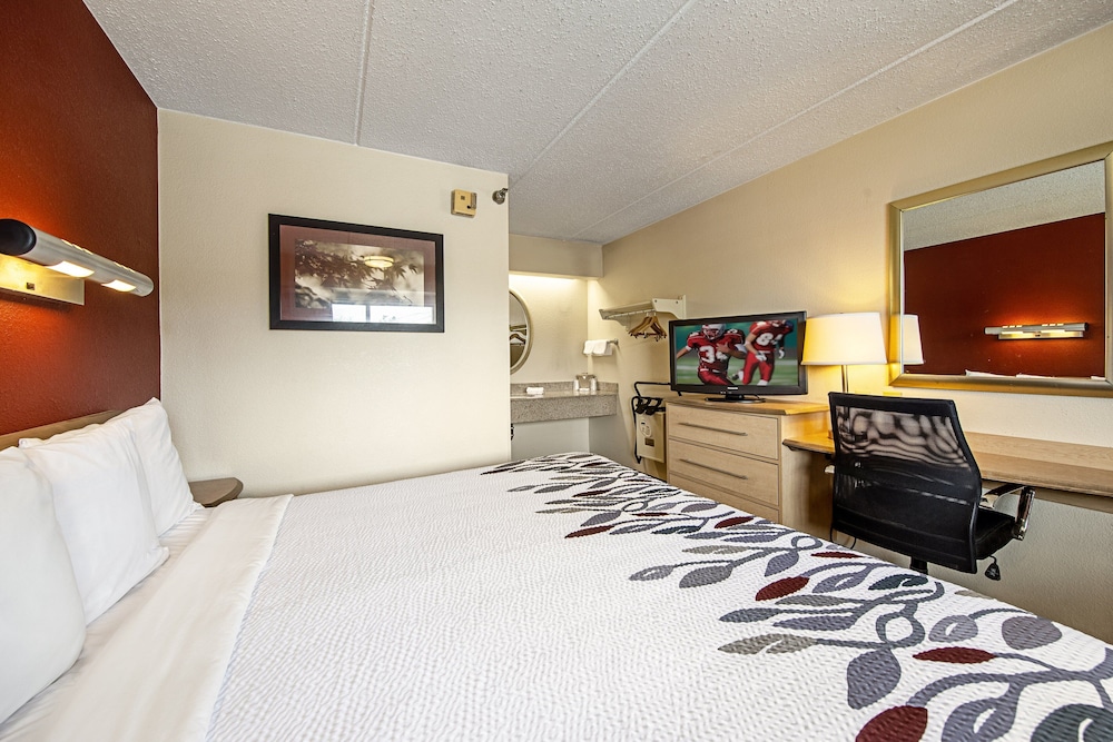 Red Roof Inn Elkhart - photo 9