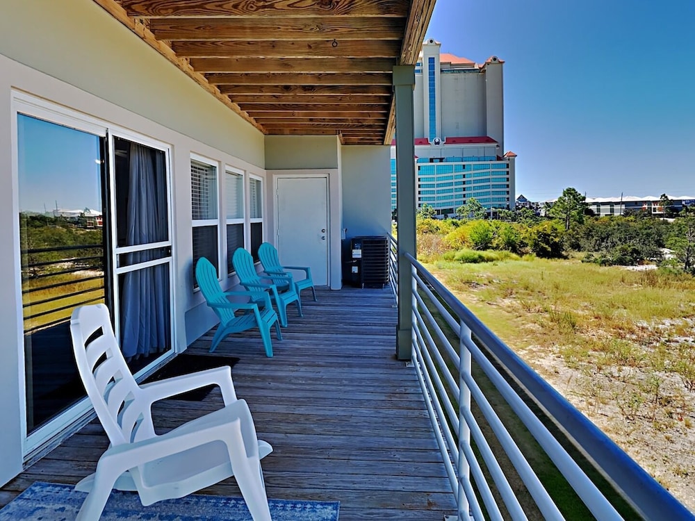 Romar Lakes #205E by Southern Vacation Rentals — 4-Star Luxury Hotel in Orange Beach, United States