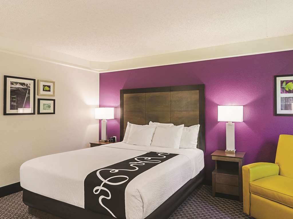 La Quinta Inn & Suites by Wyndham Denver Tech Center - photo 21