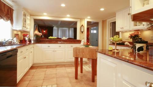 Beach & King Street Inn - photo 7