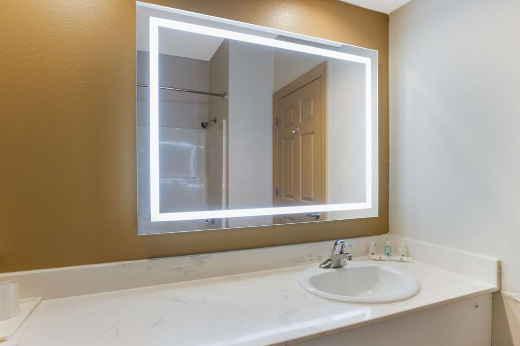 Quality Inn & Suites Pearl Jackson - photo 12