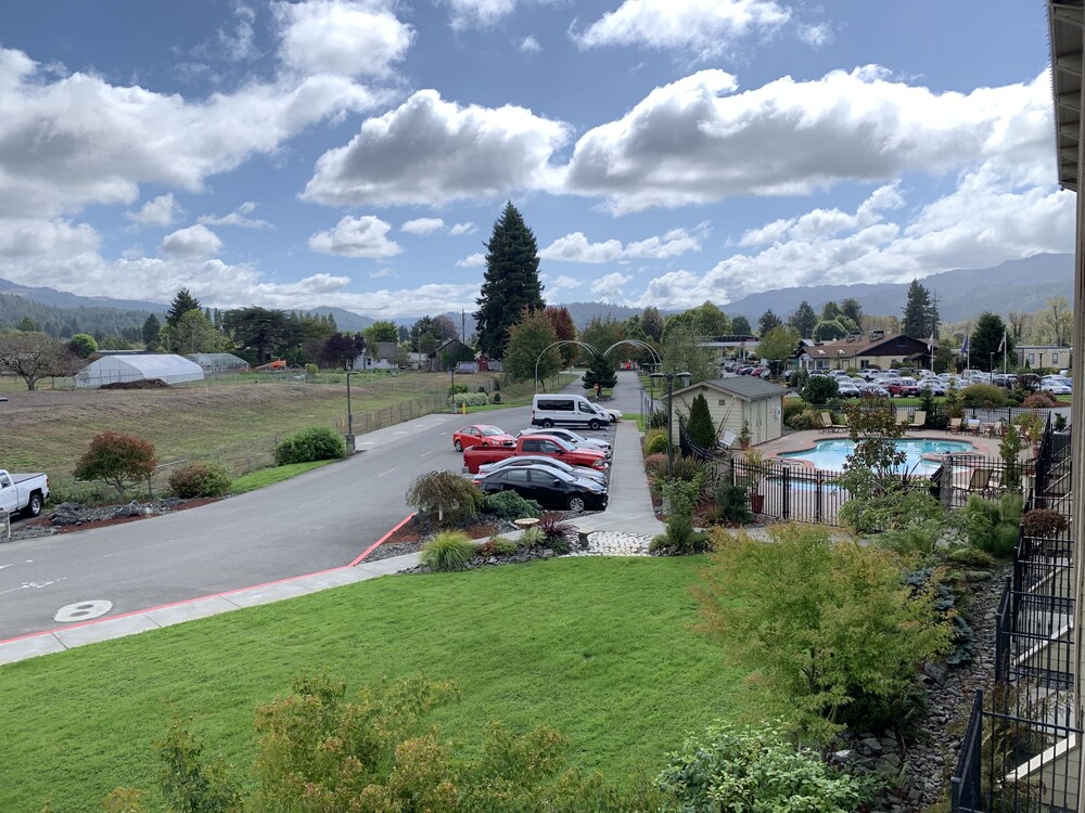 Blue Lake Casino & Hotel - photo 17