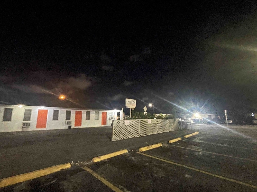 Sunshine Inn Motel - photo 11