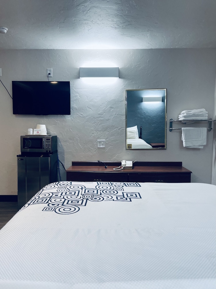 Century 21 Motel - photo 13