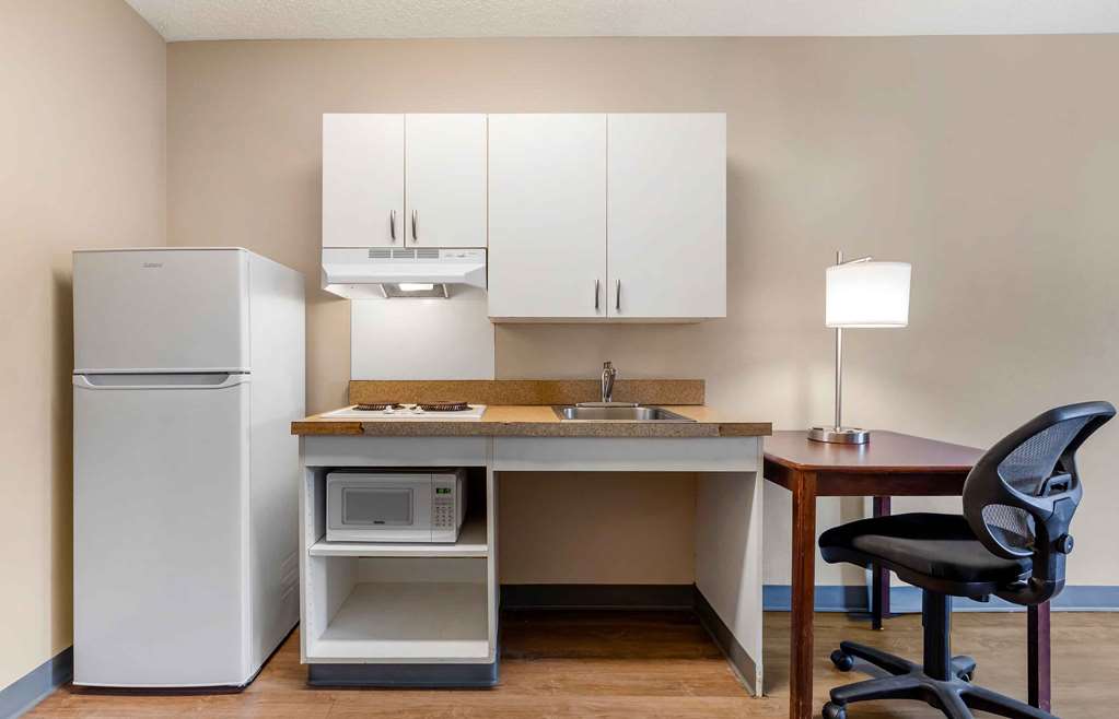Extended Stay America Suites Fort Worth City View - photo 13