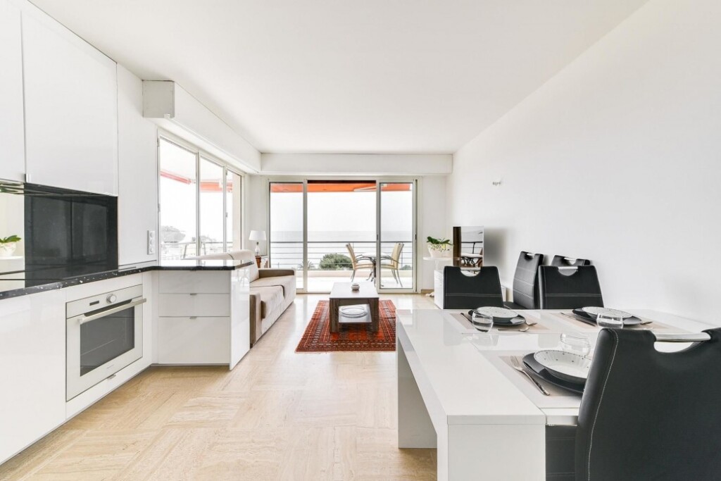 Le Roc Apartment 2 Near Palace of Festivals and Conferences — 4-Star Luxury Hotel in Cannes, France