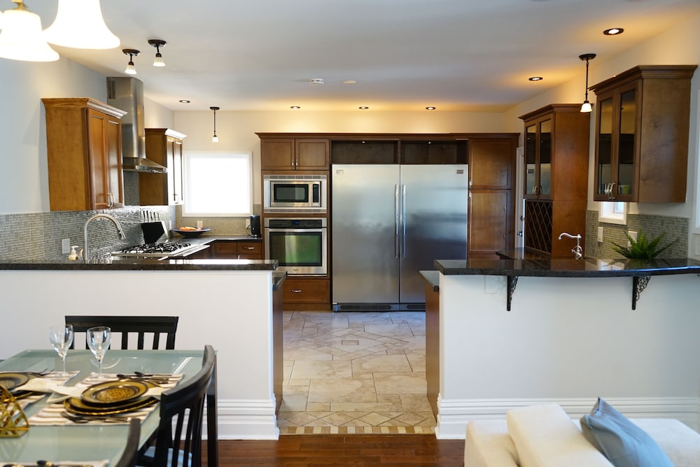 The Woodbine Beach House — 4-Star Luxury Hotel in Toronto, Canada
