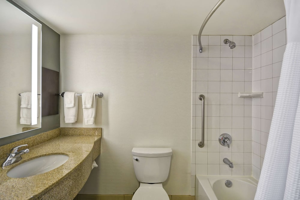 Hilton Garden Inn Gulfport Airport - photo 25
