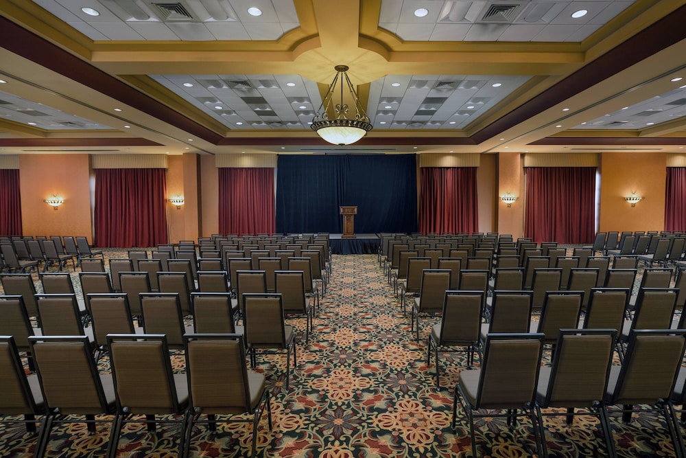 Renaissance Tulsa Hotel & Convention Center - photo 24