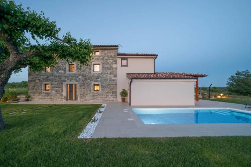 Villa Fiore in Central Istria suitable for families and cyclists — 4-Star Luxury Hotel in Buje, Croatia