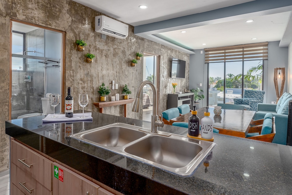 6 Chametla Playa Sur — 4-Star Luxury Hotel in Mazatlan, Mexico