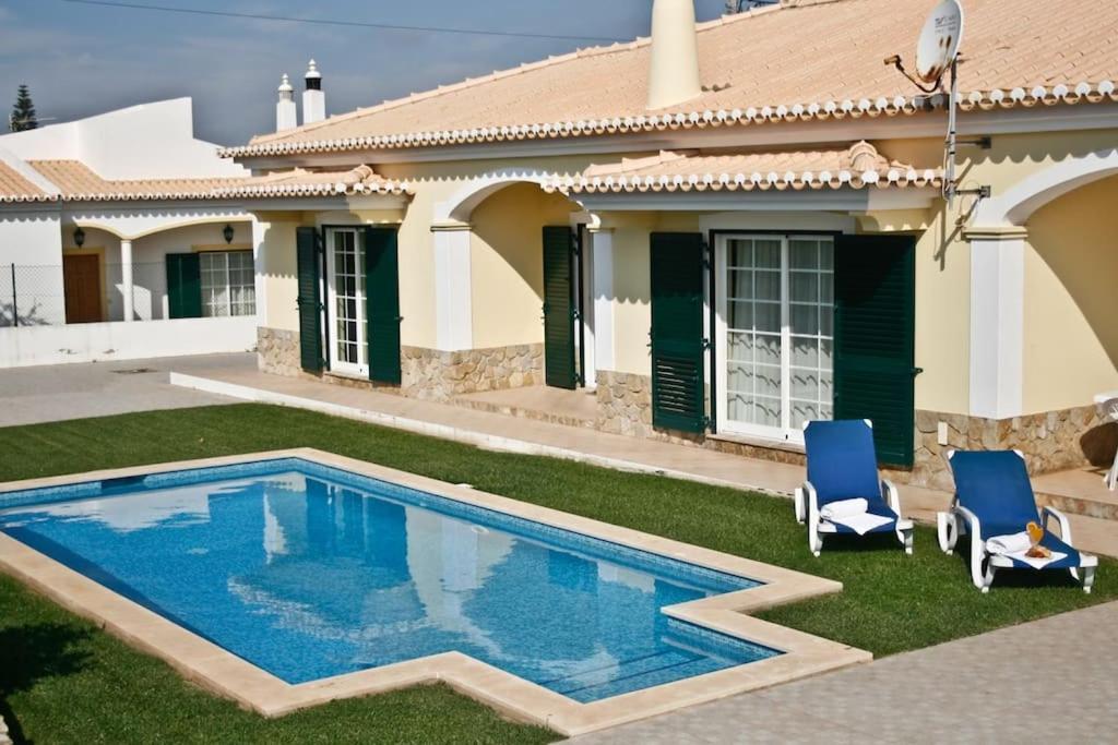 Bonita Moradia C Piscina Em Sagres — Sagres
