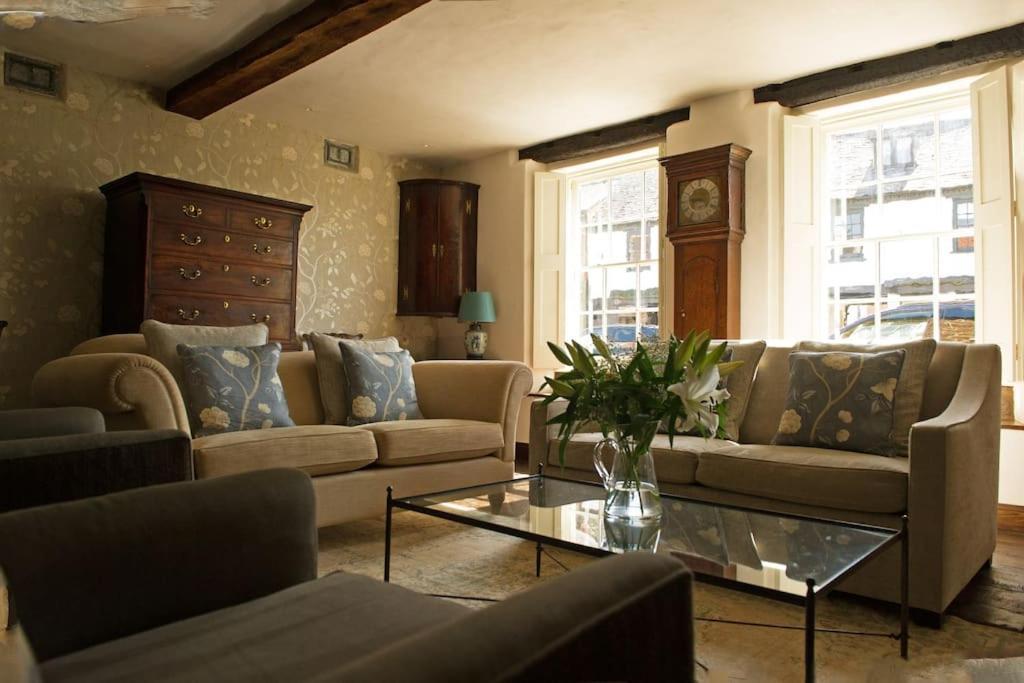 The Old Wheatsheaf in Towcester, United Kingdom