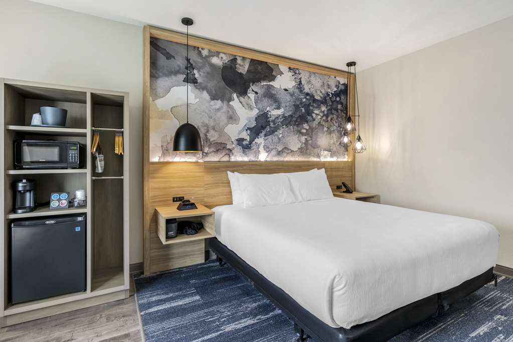 Best Western Plus Winter Haven Inn Suites - photo 19