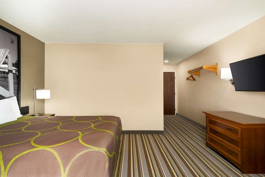 Super 8 by Wyndham Liberal KS - photo 10