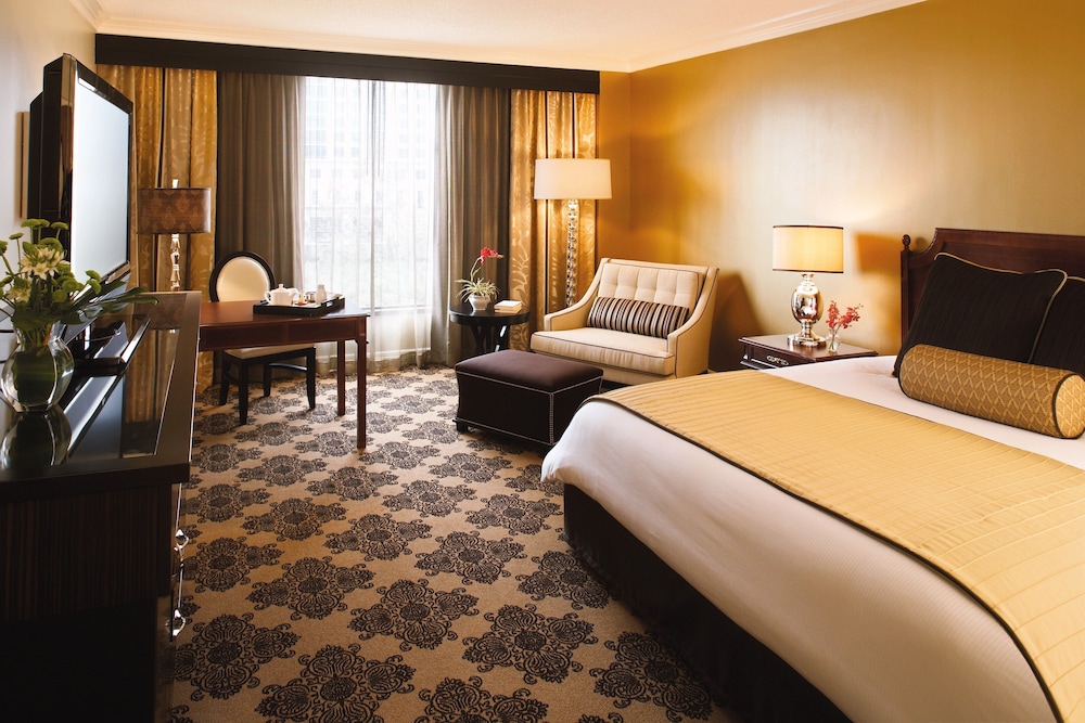 Omni Houston Hotel - photo 10