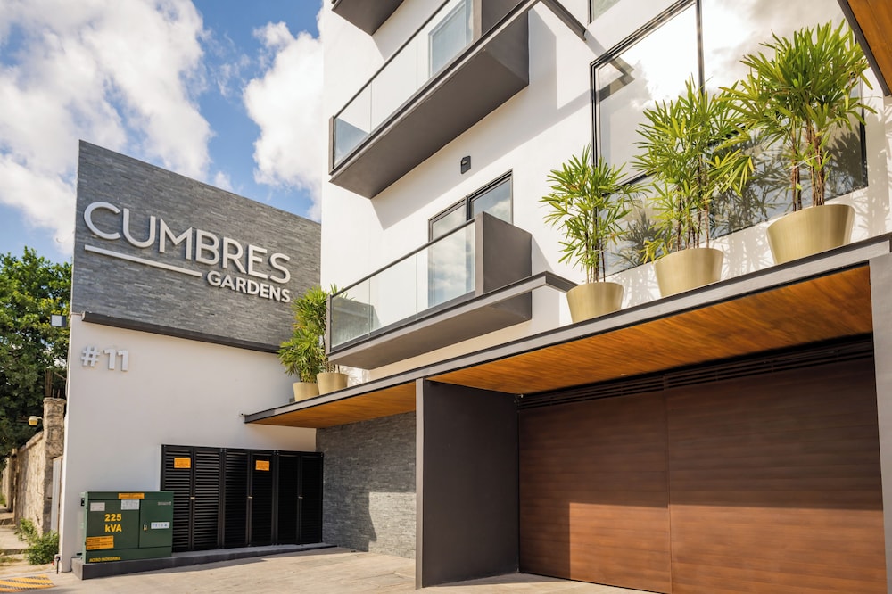Cumbres Garden luxury apartments — 4-Star Luxury Hotel in Cancun, Mexico
