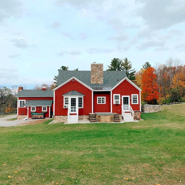 Historic Renovated Barn at Boorn Brook Farm Manchester Vermont in Manchester Center, United States