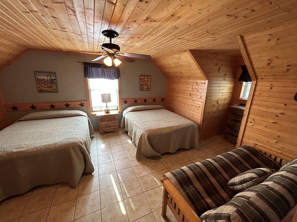 Thunderbird Resort & Event Center - photo 16