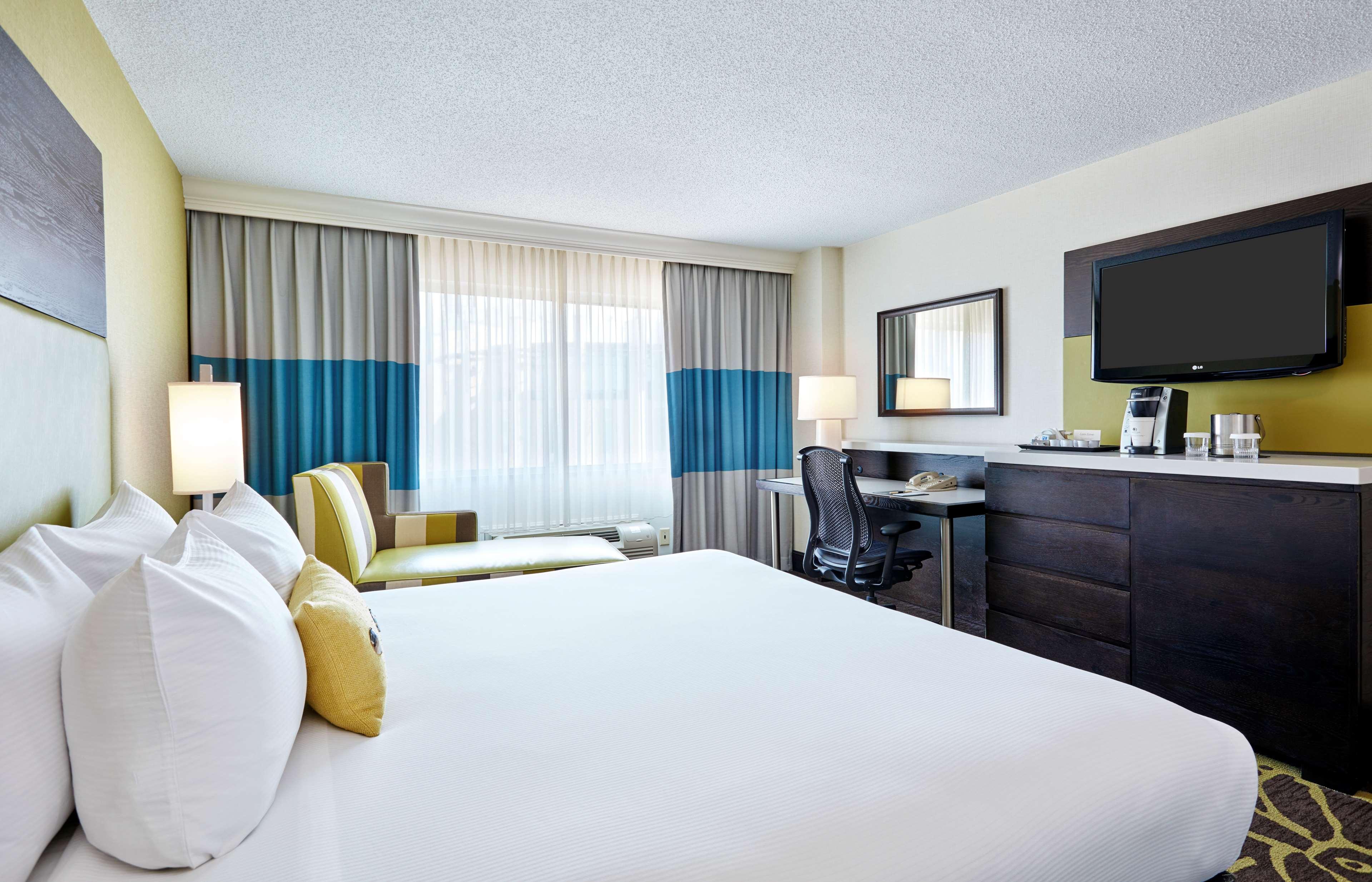 DoubleTree by Hilton Charlotte Gateway Village - photo 18