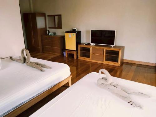 The Leaf Pool Villa Resort — Muak Lek