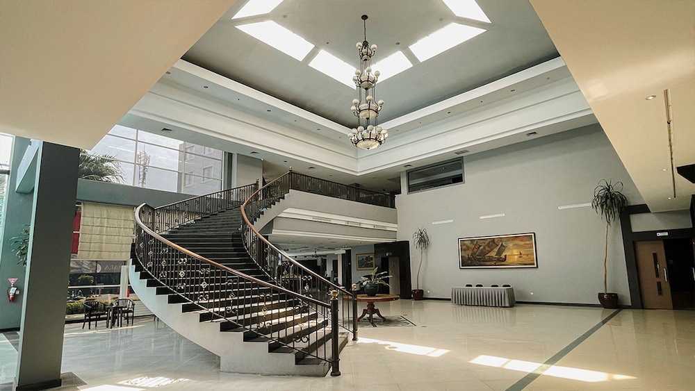 Grage Hotel Cirebon — Cirebon — photo 2