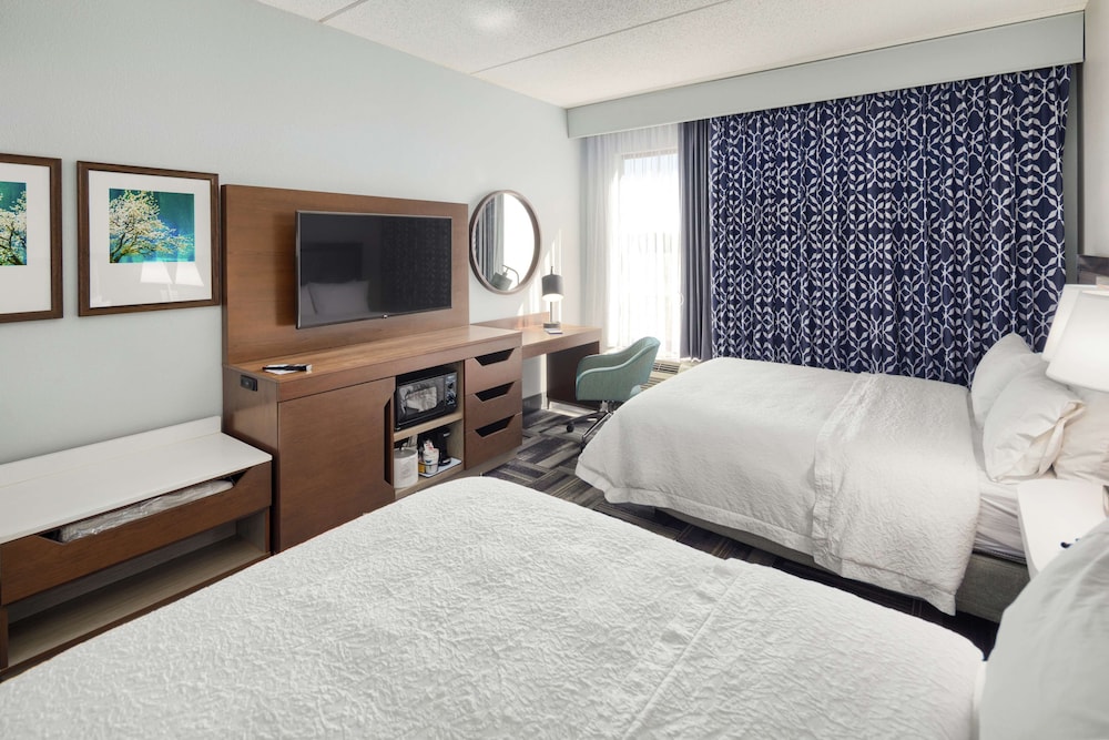 Hampton Inn Louisville Northeast - photo 3