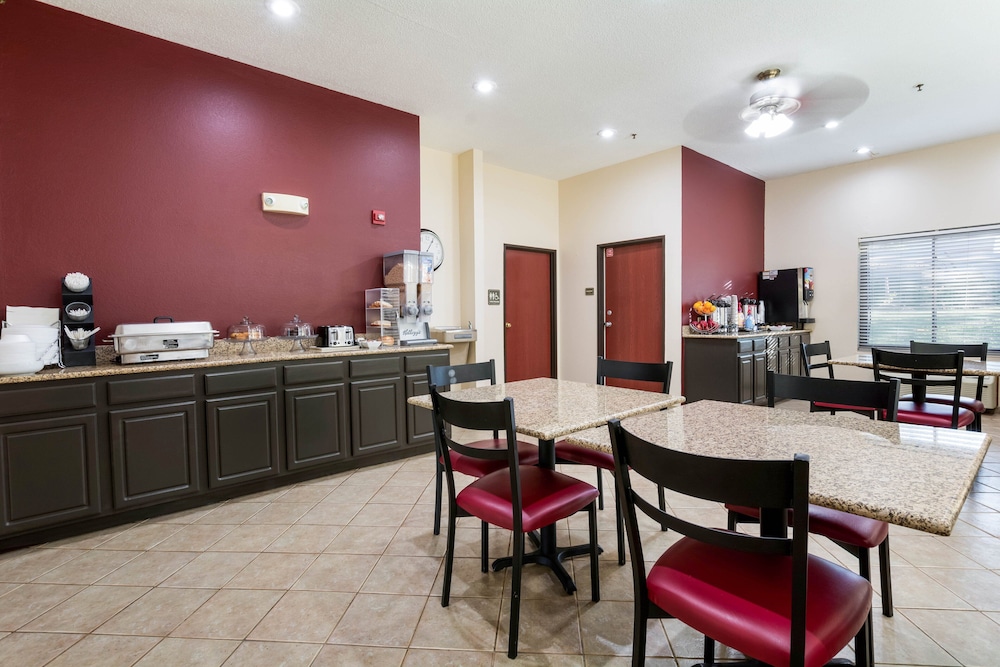 Red Roof Inn Carrollton - photo 21