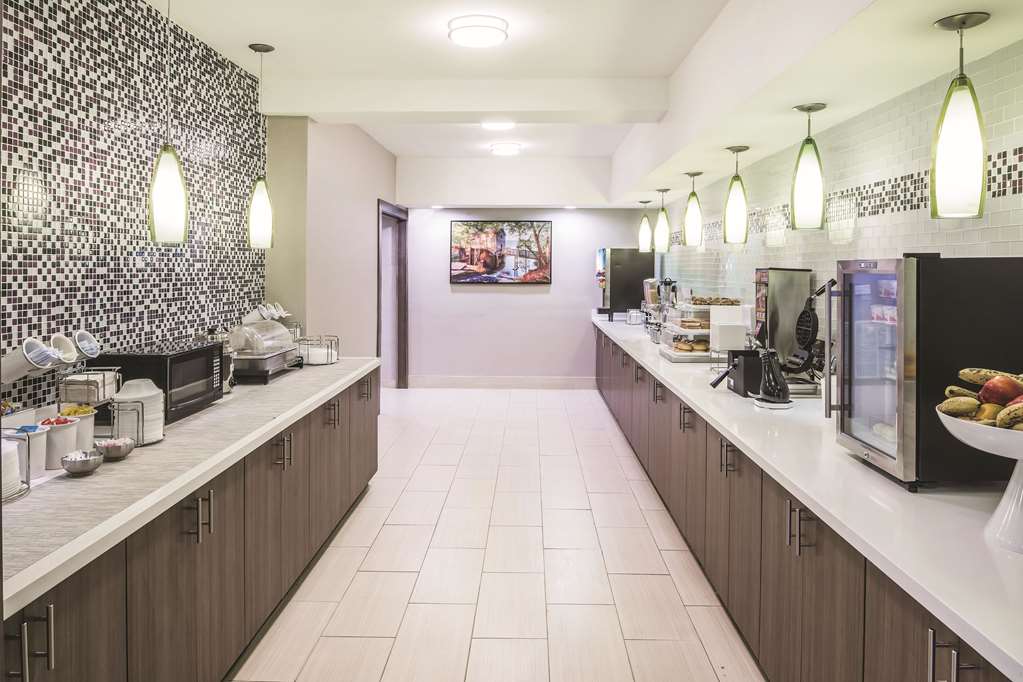 La Quinta Inn & Suites by Wyndham Milledgeville - photo 33