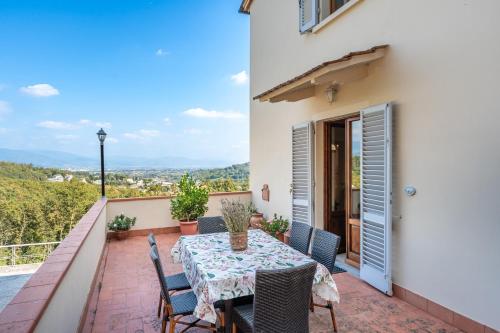Villa Adora Holiday Home — 4-Star Luxury Hotel in Serravalle Pistoiese, Italy