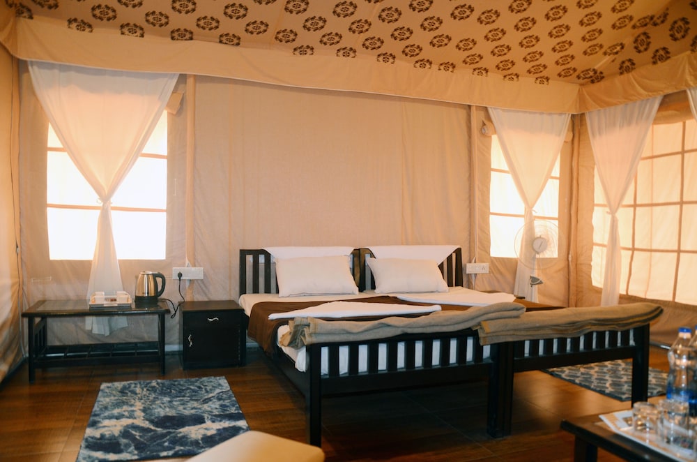 Polo Tent City & Resort — hotel in Virpur