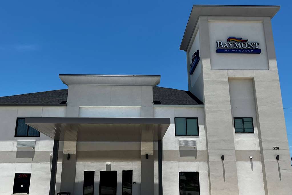 Baymont by Wyndham Freeport Texas in Freeport, United States