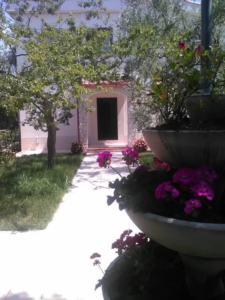 B&B Borgo Cerasa — 4-Star Luxury Hotel in Vieste, Italy