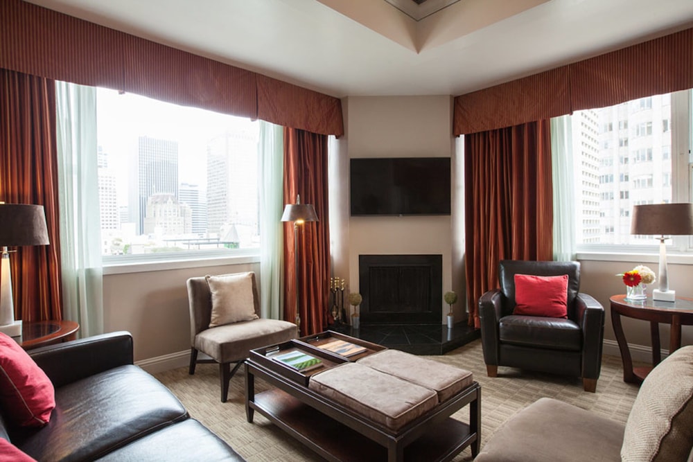 Executive Hotel Vintage Court - photo 23
