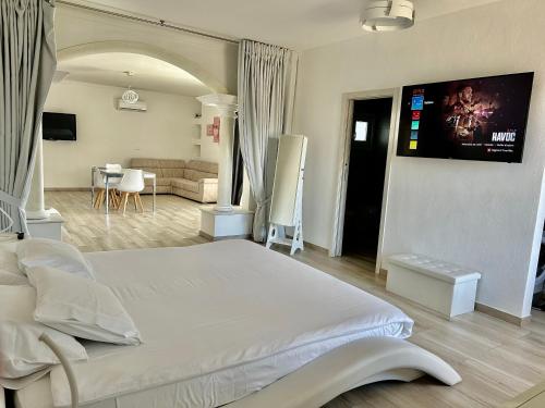 Guest House La bella vita — 4-Star Luxury Hotel in Orosei, Italy